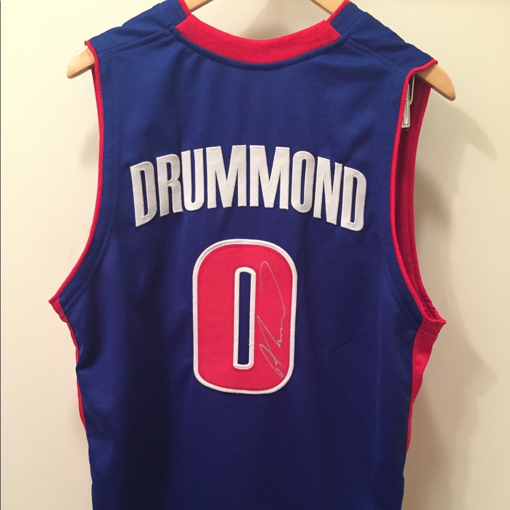 Signed pistons jersey
